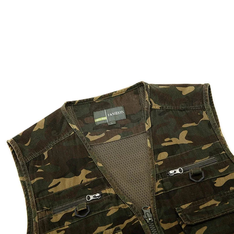 Men's Camouflage Fishing & Hunting Vest - Multi-Pocket, Outdoor Waistcoat.